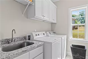 7501 Monty Dr, Kernersville, NC 27284 - Photo 18