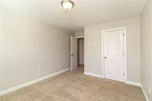 5519 Hardie Farm Dr, Greensboro, NC 27405 - Photo 6