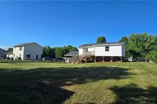 1053 Kentland Dr, King, NC 27021 - Photo 38