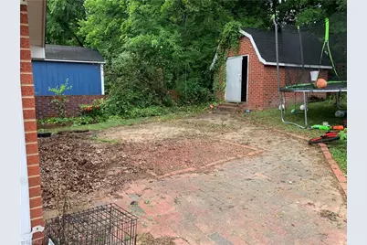 2111 S Benbow Road, Greensboro, NC 27406 - Photo 16