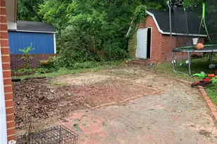 2111 S Benbow Rd, Greensboro, NC 27406 - Photo 16