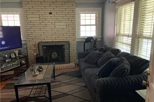 2111 S Benbow Rd, Greensboro, NC 27406 - Photo 2