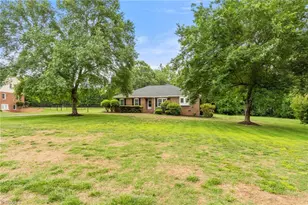 211 Hidden Creek Dr, Advance, NC 27006 - Photo 4