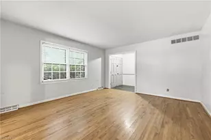 606 Leawood Dr, Greensboro, NC 27410 - Photo 16