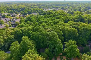 606 Leawood Dr, Greensboro, NC 27410 - Photo 34