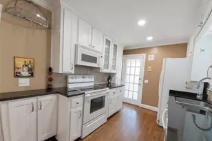 590 N Peace Haven Rd, Winston-Salem, NC 27104 - Photo 8