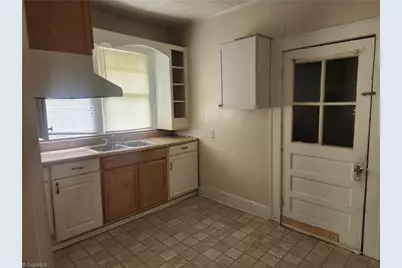1427 Marne Street, Winston-Salem, NC 27107 - Photo 4
