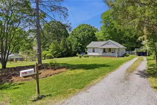 131 Carter Cir, Winston-Salem, NC 27106 - Photo 6