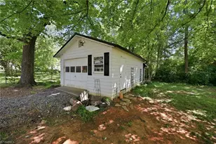 310 E Holly Hill Rd, Thomasville, NC 27360 - Photo 34