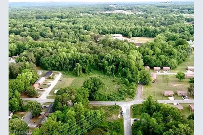 403 Meredith Avenue, Lexington, NC 27292 - Photo 2