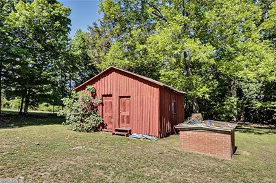 349 Ridge Road, Seagrove, NC 27341 - Photo 10