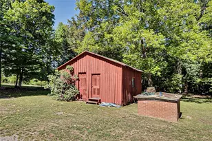 349 Ridge Rd, Seagrove, NC 27341 - Photo 10