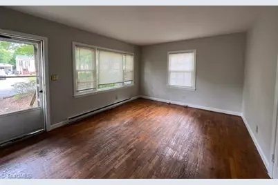 1004 Idlewood Drive, Greensboro, NC 27408 - Photo 8