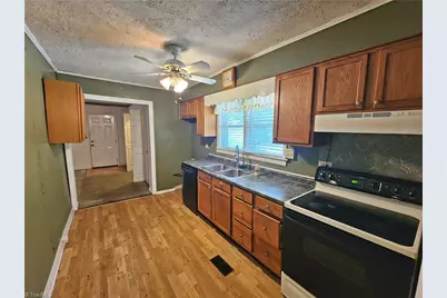 3021 Branderwood Drive, Greensboro, NC 27406 - Photo 14