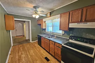 3021 Branderwood Dr, Greensboro, NC 27406 - Photo 14