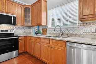 4623 Village Square Ct, Greensboro, NC 27409 - Photo 12