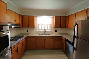2316 Silas Creek Pkwy, Winston-Salem, NC 27103 - Photo 4