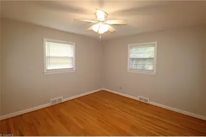 2316 Silas Creek Parkway, Winston-Salem, NC 27103 - Photo 10