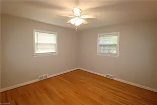 2316 Silas Creek Pkwy, Winston-Salem, NC 27103 - Photo 10