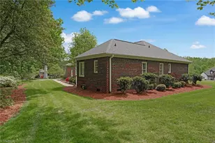 204 W Stonebury Ct, Reidsville, NC 27320 - Photo 46