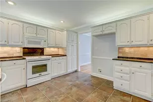 204 W Stonebury Ct, Reidsville, NC 27320 - Photo 22
