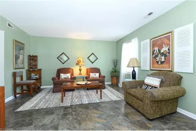 5735 Bramblegate Road #E, Greensboro, NC 27409 - Photo 4