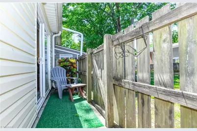 5735 Bramblegate Road #E, Greensboro, NC 27409 - Photo 14