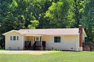 407 Brook St, Wilkesboro, NC 28697 - Photo 22