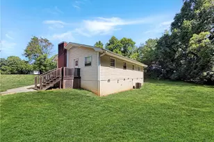 407 Brook St, Wilkesboro, NC 28697 - Photo 24