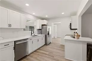 2627 Stratford Dr, Greensboro, NC 27408 - Photo 8