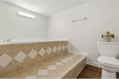2627 Stratford Drive, Greensboro, NC 27408 - Photo 28