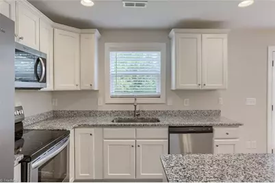 306 Beaumont Circle, Clemmons, NC 27012 - Photo 10