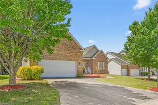6812 W Whirlaway Ct, Whitsett, NC 27377 - Photo 4