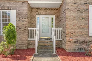 6812 W Whirlaway Ct, Whitsett, NC 27377 - Photo 4