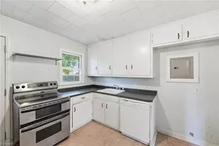 606 Walker Ave, Graham, NC 27253 - Photo 6