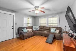 104 Smith St, Walnut Cove, NC 27052 - Photo 4