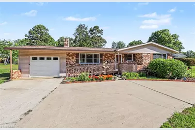 119 Lakeview Circle, Thomasville, NC 27360 - Photo 1
