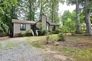 2503 Harley Dr, Greensboro, NC 27406 - Photo 2