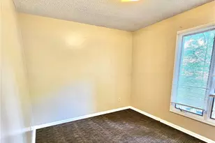 2503 Harley Dr, Greensboro, NC 27406 - Photo 10