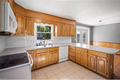 287 Holly Avenue, Mount Airy, NC 27030 - Photo 6