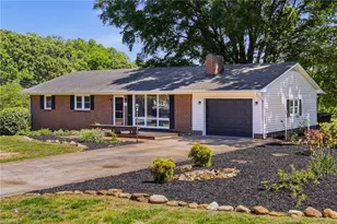 324 Chestnut St, Yadkinville, NC 27055 - Photo 1