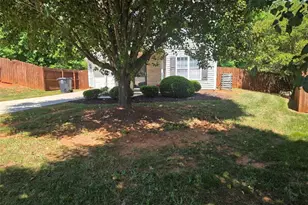 7 Apple Ridge Ct, Greensboro, NC 27406 - Photo 2