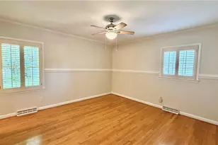 102 Forestdale Dr, Greensboro, NC 27403 - Photo 14