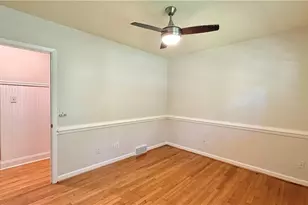 102 Forestdale Dr, Greensboro, NC 27403 - Photo 24