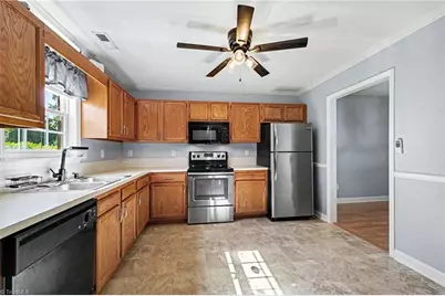 101 Troonsway Road, Winston-Salem, NC 27127 - Photo 2