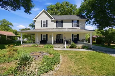206 3rd Avenue, Taylorsville, NC 28681 - Photo 1