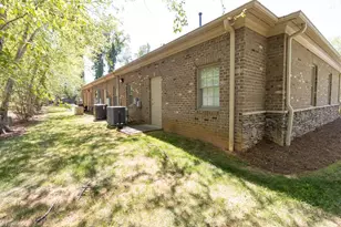 2014 New Garden Rd, Greensboro, NC 27410 - Photo 16