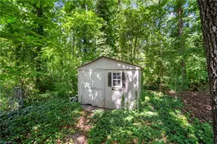 2703 Tillbrook Pl, Greensboro, NC 27408 - Photo 8