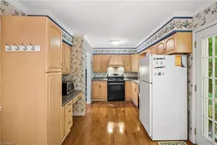2703 Tillbrook Pl, Greensboro, NC 27408 - Photo 16