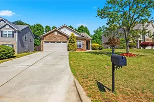 4035 St Johns St, High Point, NC 27265 - Photo 4